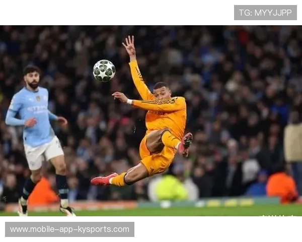 皇马中场断球秒转攻，贝林厄姆贴地斩破网