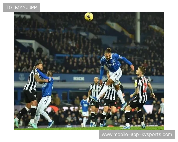 纽卡斯尔边路推进持续