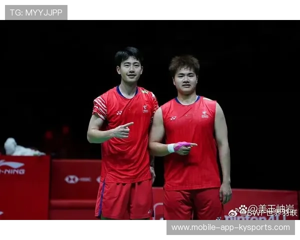 羽毛球对抗赛快节奏短球抢点制胜——在节拍与压迫中掌控胜负节奏